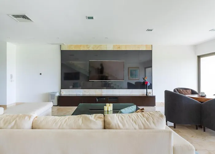 Maya- Luxury Mansion *